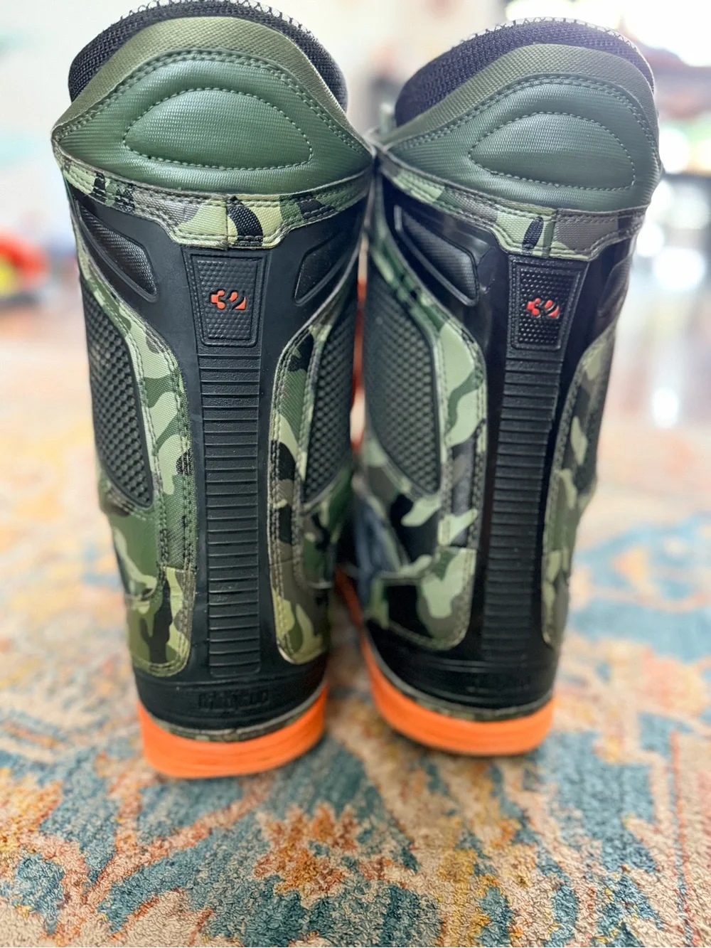 ThirtyTwo Scott Stevens Signature Snowboard Boots Mens 9 Camo Orange Lace-Up